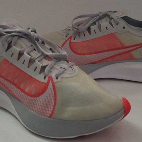 Size 8 - Nike women's Zoom Gravity Pure Platinum Red Orbit - Picture 7 of 7